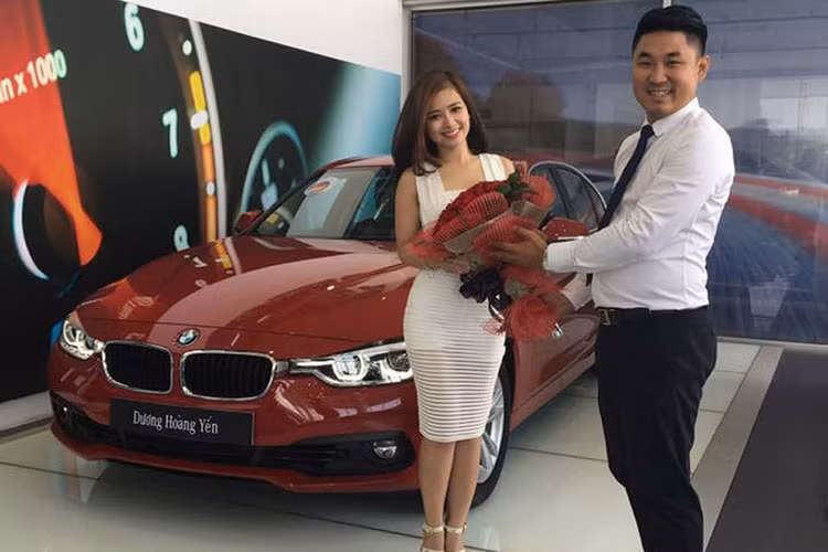 Mẫu xe này sở hữu động cơ mới nhất được phát triển theo triết lý BMW EfficientDynamics và công nghệ BMW TwinPower Turbo cùng hộp số tự động 8 cấp Steptronic mới, đóng góp một phần vào việc giảm lượng khí thải CO2 ra môi trường đến 3%.