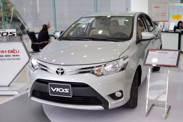 Việc giảm giá mạnh như hiện tại có tác động không nhỏ tới thị trường ôtô Việt, do tâm lý chờ đợi giảm giá đang bao trùm toàn thị trường khiến thị phần mua xe vào những tháng cuối năm giảm sút. Tuy nhiên, việc giảm giá là bắt buộc nếu không muốn thị phần của mình rơi vào tay đối thủ.