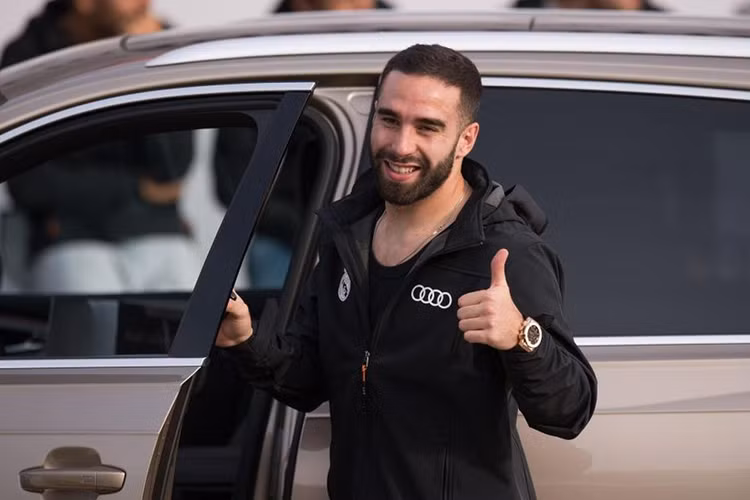 Một số cầu thủ khác không được may mắn như vậy. Ví dụ như tiền vệ Dani Ceballos và Mateo Kovacic chỉ được tặng mẫu xe sử dụng động cơ rẻ nhất trong các mẫu xe lần này đó là mẫu Q7 Sport phiên bản cơ sở.