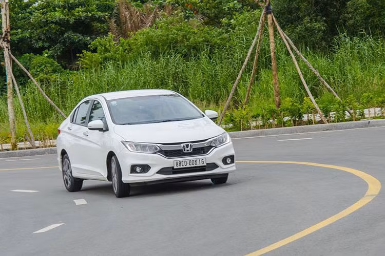 Có mức tăng trưởng so với cùng kỳ khá cao (25,6%) chính là mẫu xe sedan Honda City với doanh số 610 xe. Như vậy với sự góp mặt của City, Honda Việt Nam đã có hai mẫu xe trong top xe bán chạy tháng 2/2019.