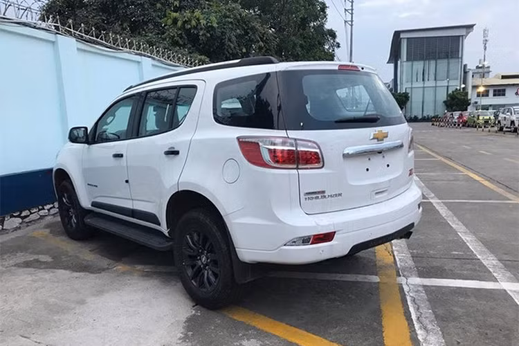 Traiblazer được trang bị động cơ diesel tăng áp 4 xy lanh Duramax 2.8L, cải thiện mức tiêu hao nhiên liệu và giảm lượng khí thải. Nhờ có turbo tăng áp với công nghệ điều khiển cánh biến thiên (VGT), động cơ sản sinh công suất tối đa đến 147 kW (197 mã lực) và mô men xoắn cực đại 500 Nm. Phiên bản LT với động cơ turbo - diesel 2.5L đạt công suất tối đa 120kW (161 mã lực) và mô men xoắn cực đại 380Nm.