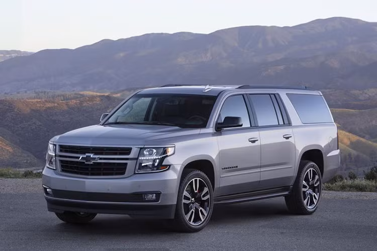 Chiếc xe SUV Chevrolet Tahoe cỡ lớn của tập đoàn General Motors (GM) được giới thiệu lần đầu vào năm 1995 để thay thế cho mẫu K5 Blazer. Kể từ khi được ra mắt, Chevrolet Tahoe luôn là một trong những mẫu xe bán chạy nhất của thương hiệu xe Mỹ.
