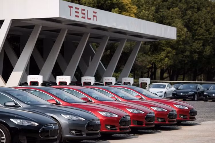 Xe oto dien Tesla dang bi nguoi Trung Quoc quay lung, ky thi-Hinh-5