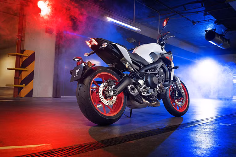 Dòng Hyper Naked mang tên MT của Yamaha đến nay đã có tới 7 mẫu xe đại diện từ cỗ máy 158 mã lực của MT-10 cho đến mẫu xe cho người mới bắt đầu MT-125. Tại chỉ riêng châu Âu đã có tới hơn 175 ngàn chiếc MT được bán ra và trong số đó, MT-07 và MT-09 chiếm được số lượng lớn.