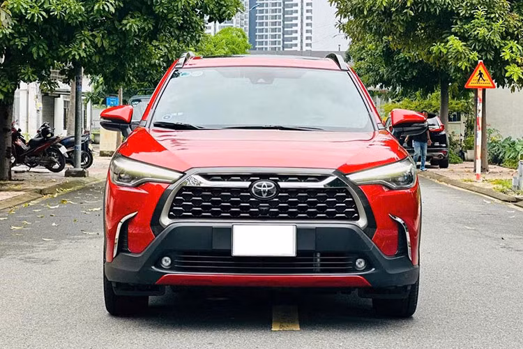 Như vậy, sau 2 năm lăn bánh, chiếc Corolla Cross đã mất giá một khoản đáng kể nhưng cũng không quá nhiều. Tuy nhiên, đây lại cơ hội tuyệt vời cho những ai đang tìm kiếm một chiếc SUV chất lượng với ODO thấp và mức giá phải chăng.
