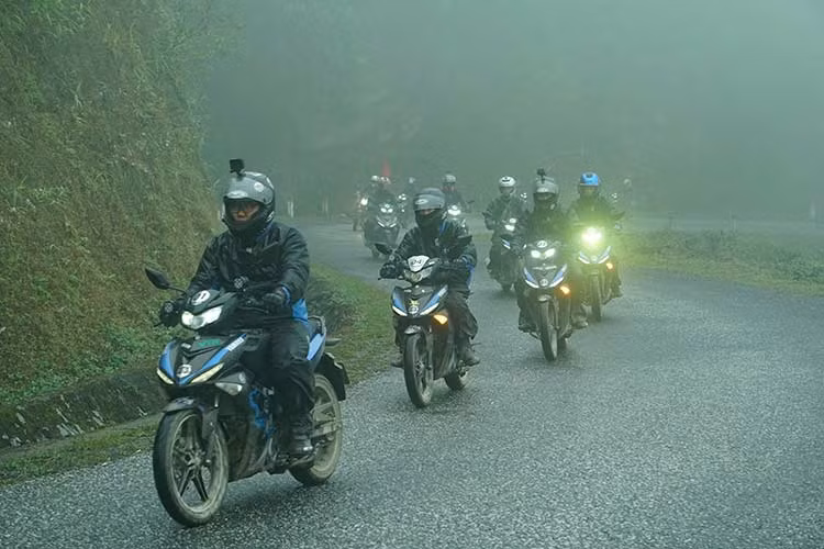 Với những tín đồ phượt, mỗi hành trình là một cảm nhận khác biệt và chẳng gì mang lại nhiều cảm xúc cho người đi bằng bạn đồng hành. Chính vì thế, một hành trình thử thách cùng người bạn ấn chứa nhiều điều bất ngờ như Exciter 150 phiên bản 2019 này đã mang tới cho mỗi chúng tôi một trải nghiệm khó quên trên cung đường từ Nam ra Bắc.