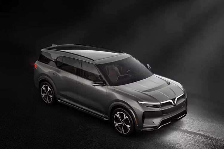 Đây cũng là các mẫu SUV Vinfast tự lái nằm trong nhóm ít các xe trên thế giới có nhiều tính năng tự hành cấp độ 3, khẳng định năng lực R&amp;D và năng lực triển khai các sản phẩm đẳng cấp cao, mang tính tiên phong của thương hiệu ôtô VinFast.