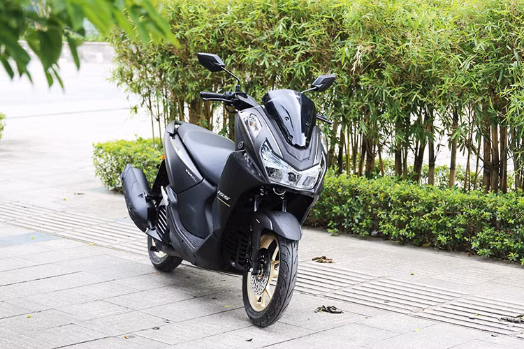 Yamaha LEXi 155 VVA tu 48,5 trieu - xe ga lai 
