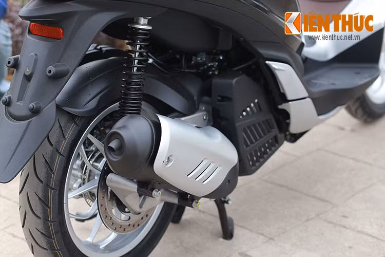  Piaggio Medley được trang bị dòng động cơ mới iGet dung tích xy-lanh 125cc, tích hợp với hệ thống dừng tạm thời "Start &amp; Stop" (khá giống với động cơ Esp của Honda), phun nhiên liệu điện tử, và làm mát bằng dung dịch.