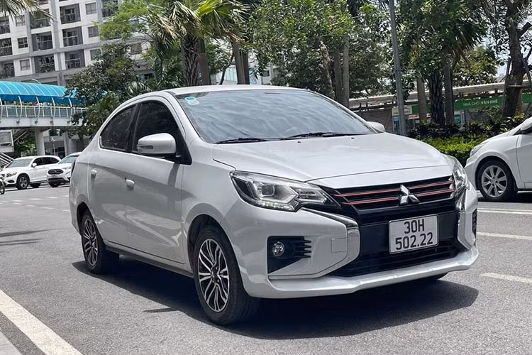 Khi mà nhiều mẫu xe cũ thi nhau chào bán với giá cao hơn mức mua mới thì người tiêu dùng vẫn có thể tiếp cận những món hàng chất lượng, giá cả phải chăng. Điển hình như chiếc Mitsubishi Attrage 2022 siêu lướt trong bài viết này.