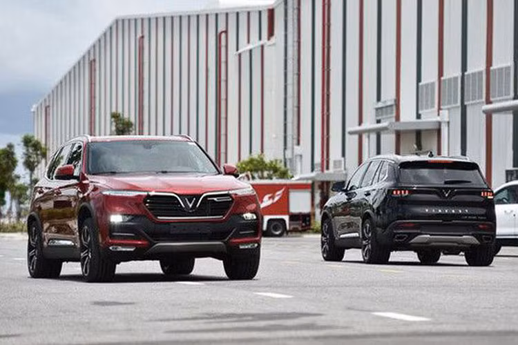 Them SUV VinFast Lux SA2.0 giam gia len toi hon 530 trieu dong