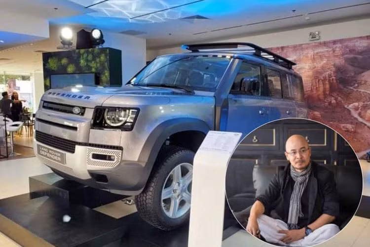 Vừa qua, ông Đặng Lê Nguyên Vũ đã được nhận bàn giao chiếc Land Rover Defender đời mới, tuy nhiên xe còn chưa bóc tem, chưa được sử dụng thì ông Vũ đã yêu cầu phía đại lý xây dựng cấu hình một chiếc Defender nữa.