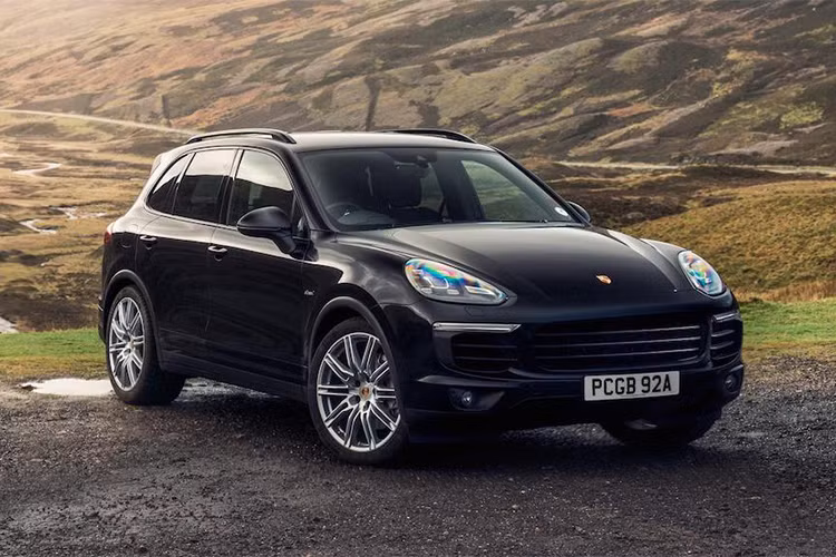 Tuy nhiên, dòng xe SUV hạng sang Porsche Cayenne 2019 sẽ vẫn được trang bị động cơ dầu và chưa công bố thời gian ra mắt thị trường cụ thể.
