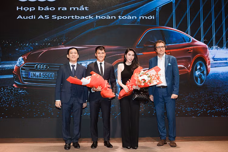 Như vậy, sau gần 1 năm kể từ khi được giới thiệu ra thị trường thế giới vào tháng 10/2016, mẫu xe Audi A5 Sportback 2017 hoàn toàn mới đã chính thức được giới thiệu đến người tiêu dùng Việt Nam.