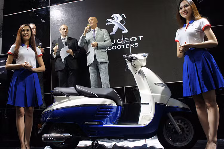 Thành lập từ năm 1898 cho đến nay, thương hiệu Peugeot Motocycles đã trở thành nhà sản xuất xe hai bánh lâu đời nhất trên thế giới. Thương hiệu xe máy Peugeot Motocycles đã nắm giữ nhiều giải thưởng và kỷ lục trong ngành sản xuất xe máy đến năm 1955.