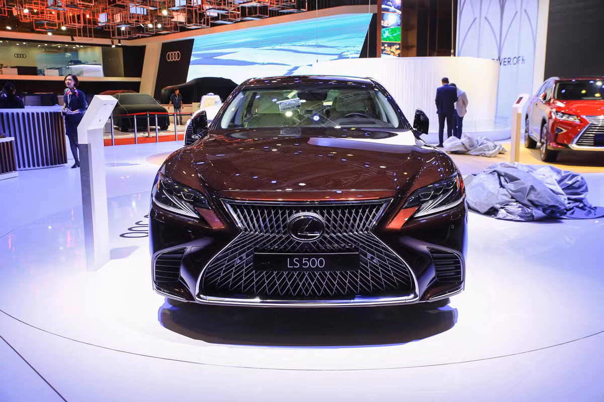 Tại buổi họp báo của gian trưng bày xe sang Lexus, Ông David Nordstrom – Phó Chủ tịch Lexus Châu Á Thái Bình Dương chia sẻ: “Mục tiêu của Lexus trong tương lai đó là trở thành thương hiệu xe hơi hạng sang đem đến cho khách hàng những trải nghiệm phong cách sống đẳng cấp.