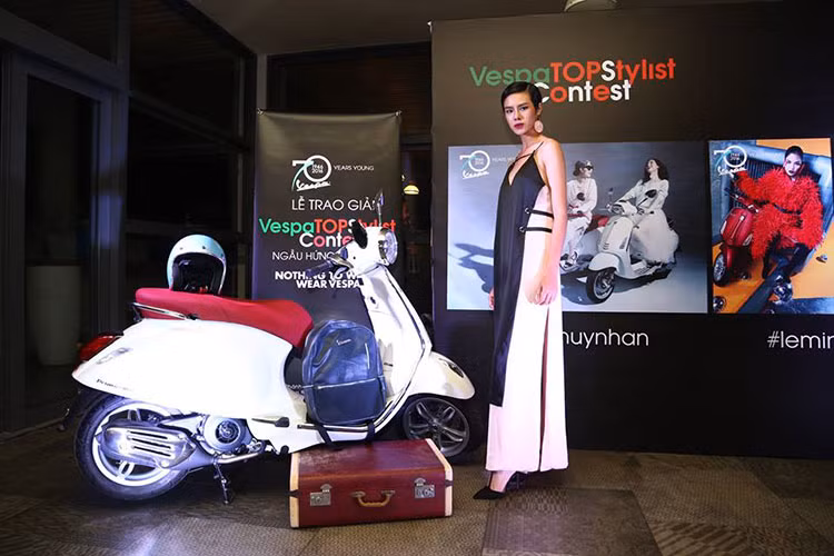 Đồng thời, cả ba cũng là những Stylist nổi tiếng của các tạp chí thời trang hàng đầu Việt Nam hiện nay. Chính vì lẽ đó, họ đã trở thành những cái tên được lựa chọn để đồng hành cùng cuộc thi, cùng thương hiệu Vespa.