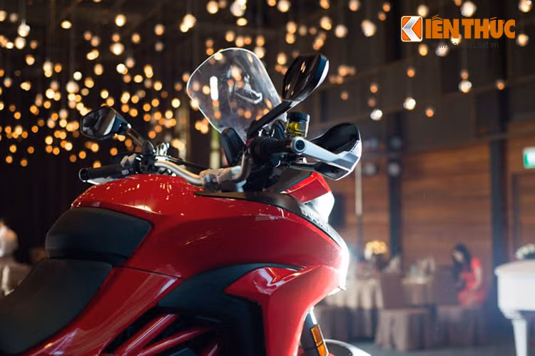 Xe sở hữu động cơ mới nhất của Ducati – Testastretta DVT và đi kèm theo nhiều công nghệ tiên tiến đã tạo nên một tiêu chuẩn mới trong phân khúc sản phẩm. Công nghệ mới này sẽ tối ưu hoá hiệu suất động cơ trong tất cả các điều kiện sử dụng.