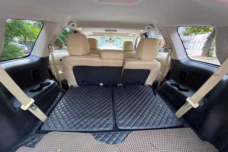 QX60 mất 8,4 giây để tăng tốc 0-100km/h và vận tốc tối đa 190km/h. Bộ điều khiển chế độ lái Infiniti Drive Mode cho phép người lái lựa chọn giữa các chế độ "Tiêu chuẩn", "Thể thao", "Đường tuyết" hay "Tiết kiệm".