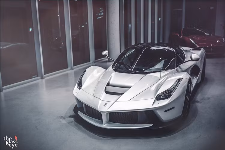 Những bức hình tuyệt đẹp về chiếc LaFerrari màu trắng này có lẽ sẽ khiến bạn thay đổi quan điểm rằng mọi chiếc Ferrari đều đẹp nhất khi có màu sơn đỏ.
