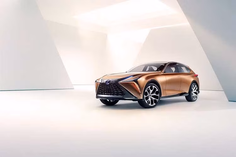 Với mục tiêu xóa bỏ mọi giới hạn, mẫu xe concept Lexus LF-1 Limitless được kỳ vọng sẽ đáp ứng tất cả những trải nghiệm phong phú, đẳng cấp của khách hàng. Động cơ của Lexus LF-1 Limitless đem tới khả năng vận hành đầy hứng khởi với nhiều lựa chọn đa dạng như hệ thống pin nhiên liệu, hybrid, plug-in hybrid, xăng hoặc thậm chí cả điện.