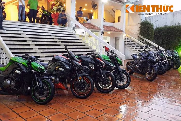 Dàn môtô Kawasaki Z1000 đời mới nhất so dáng tại buổi lễ sinh nhật.