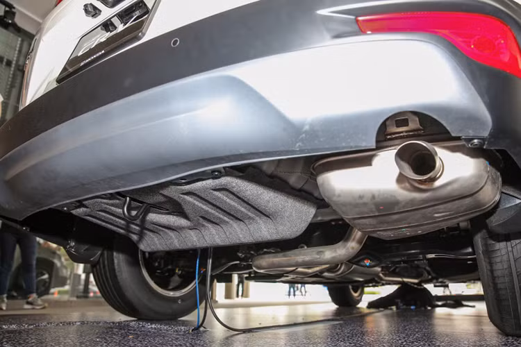 Đắt nhất trong số các bản của mẫu CR-V mới tại Malaysia chính là phiên bản 1.5 Turbo Premium 2WD có giá 167.700RM (khoảng 903 triệu đồng). Tất cả các xe bán ra được bảo hành 5 năm và không giới hạn số km.