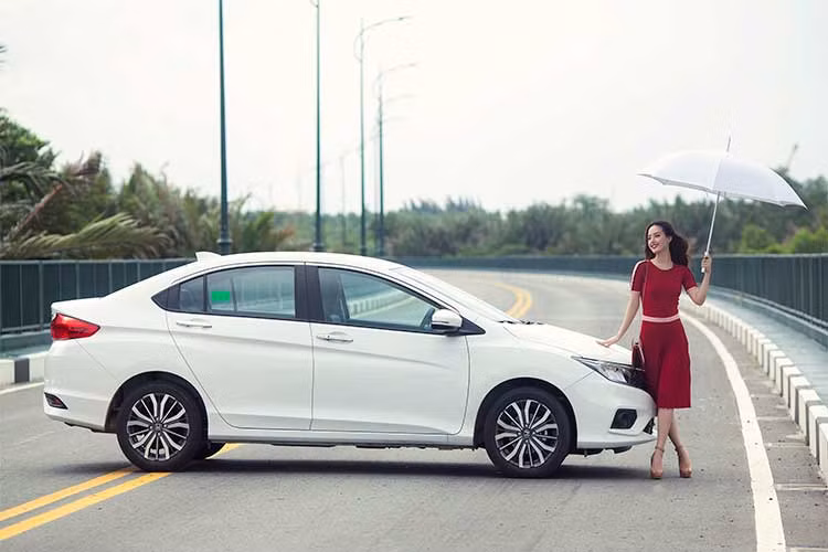 Sau những thành công đã có và xây dựng được vị thế vững chắc cho mình ở phân khúc sedan hạng B trong những năm vừa qua. Mẫu xe Honda City 2017 thế hệ thứ 4 được ra mắt tại Việt Nam vào năm 2017 vừa qua được đánh giá khá ấn tượng so với các đối thủ cùng phân khúc hiện nay.