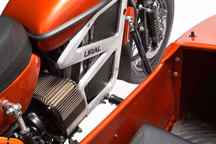 Trang bị khối động cơ Z-Force 75-7 chạy điện mới từ thương hiệu Zero Motorcycles. của Mỹ này, sẽ mang đến cho mẫu sidecar Ural cT công suất 60 mã lực và mômen xoắn cực đại 110 Nm.