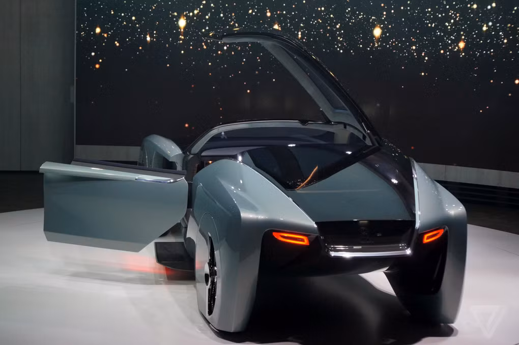 Toàn bộ ý tưởng của mẫu xe này gắn liền với tâm thế vững vàng của Rolls-Royce, cùng những chiếc xe siêu sang thể hiện được đẳng cấp chủ nhân.
