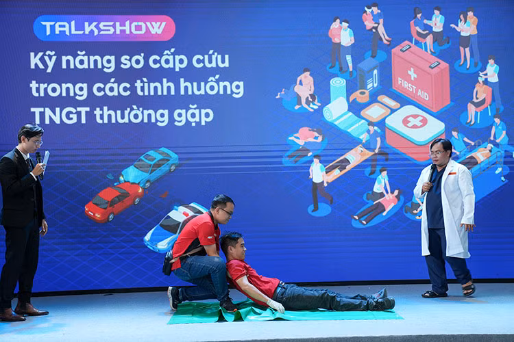 Hang nghin khach hang mien Nam trai nghiem Hyundai Care Day 2024-Hinh-3