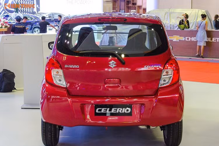 Bên cạnh đó, có thể thấy rõ thương hiệu xe ôtô Suzuki thời gian qua liên tục đi xuống tại thị trường ôtô Việt. Thậm chí ngay cả với mức giá bán rẻ, Suzuki Celerio cũng sẽ gặp không ít trở ngại từ những đàn anh đi trước - với những đợt mới ra mắt quảng bá rầm rộ, còn sau đó là "ế chổng vó".