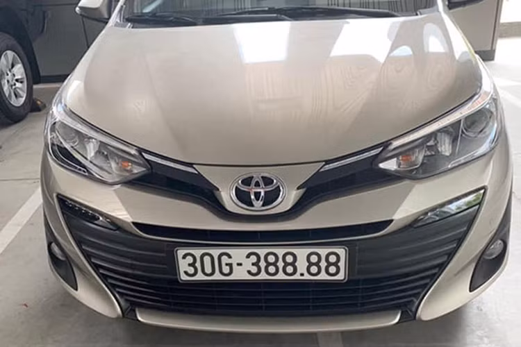 Đây chính là tổ hợp “tài phát” (38) được rất nhiều doanh nhân, người chơi phong thủy ưa chuộng. Do đó, chủ xe Toyota Vios biển tứ quý 8 này ngày lập tức chào bán lại với mức giá 1,1 tỷ đồng để tìm người “có duyên”.