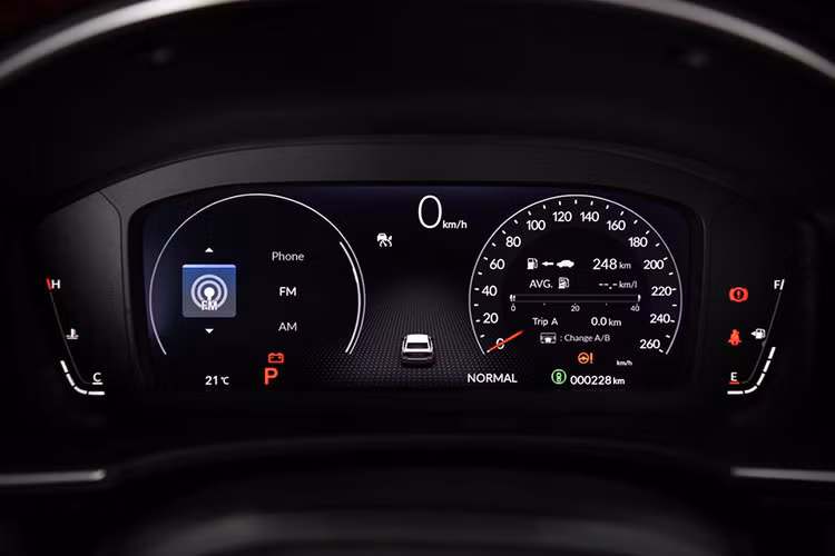 Thông thường các hệ thống Idling stop tiết kiệm nhiên liệu bằng cách tự động tắt động cơ khi người lái xe muốn chiếc xe dừng lại (ví dụ: đèn giao thông) và tự động khởi động lại động cơ khi người lái xe muốn đi tiếp. Nhưng do người Thái không quen với công nghệ này, dù đang được trang bị trên Honda City hatchback nên nhà sản xuất đã lược bỏ. 