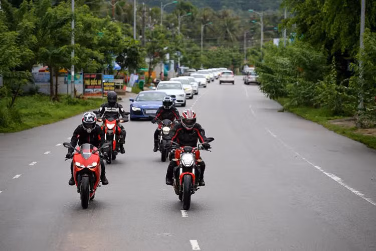 Ngoài ra, triển lãm cũng là dịp để những người yêu thích xe Ducati có dịp trải nghiệm những dòng xe mới nhất của thương hiệu môtô đình đám nước Ý, với lịch trình thử xe tại khuôn viên bên ngoài của sân vận động Quần Ngựa trong 3 ngày diễn ra sự kiện.