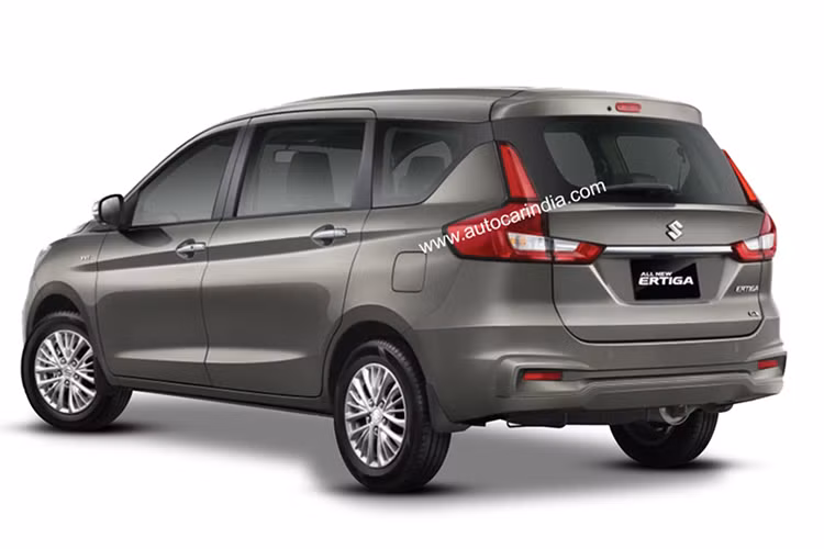 Dung tích khoang hàng lý của xe khá ấn tượng - đạt 153 lít, tăng 18 lít so với trước đó. Các công nghệ an toàn tiêu chuẩn bao gồm: 2 túi khí trước, phanh ABS và EBD, hệ thống kiểm soát cân bằng VSC mới và neo ghế trẻ em ISOFIX, cảm biến và camera đỗ xe phía sau.