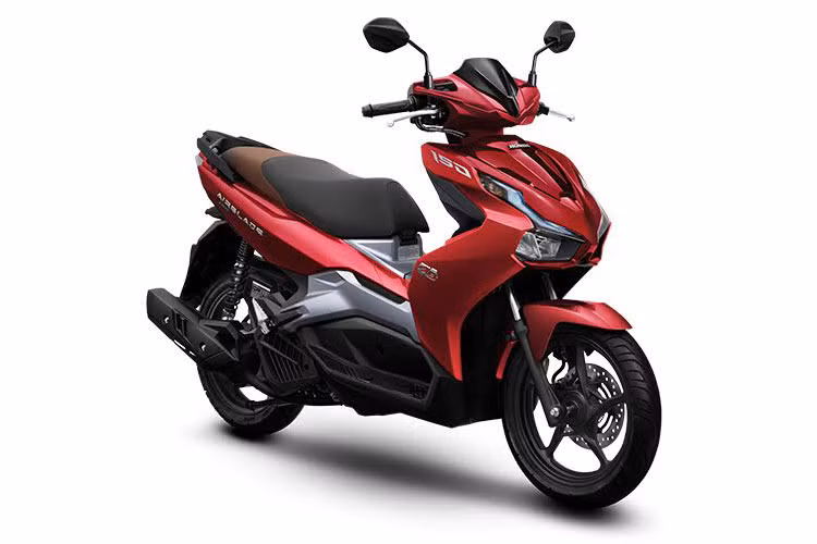 Xe sẽ lên kệ từ ngày 9/12 tới tại tất cả các đại lý chính hãng của Honda Việt Nam. Mức giá xe Honda Air Blade 2021 mới cho từng phiên bản như sau: Air Blade 150 phanh ABS là 55,19 đến 56,39 triệu đồng. Phiên bản 125 phanh CBS từ 41,19 đến 32,19 triệu đồng. Xe được bảo hành 3 năm hoặc 30.000 km tùy theo điều kiện nào đến trước.