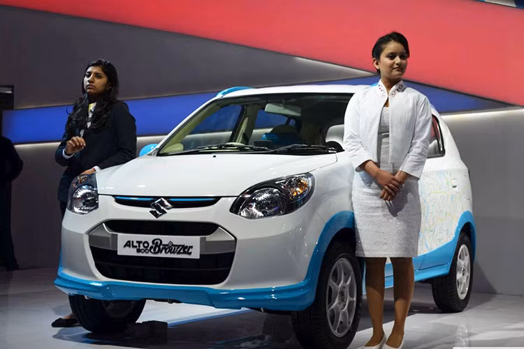 Liên doanh Suzuki Maruti đã chính thức bán ra thị trường phiên bản nâng cấp của dòng xe nhỏ xinh và siêu rẻ Alto 800 tại thị trường Ấn Độ. Suzuki Alto 800 sở hữu thiết kế mang phong cách thể thao và tiện nghi hơn so với phiên bản trước.