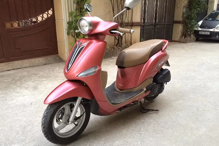 Nozza là một cách chơi chữ của Yamaha, N là Nice (tinh tế), O là Old Fashion (cổ điển), Z là Zip (mạnh mẽ, nghị lực), Z là Zeal (lòng nhiệt thành, tâm huyết), A là Accord (sự hài hòa). Một cái tên thôi nhưng thể hiện đầy đủ ý nghĩa của một chiếc xe ga như Yamaha Nozza.
