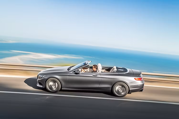 Triển lãm Mercedes-Benz Fascination lần thứ 7 sẽ diễn ra tại Cung Văn hóa Hữu nghị Việt Xô, Hà Nội từ ngày 5 - 9/7/2017. Với chủ đề “Hành trình cảm xúc” (The Journey), Mercedes-Benz Fascination 2017 hứa hẹn sẽ đưa khách tham quan đi qua nhiều cung bậc cảm xúc với những màn trình diễn đặc sắc, kết hợp giới thiệu và trưng bày đến 24 sản phẩm.