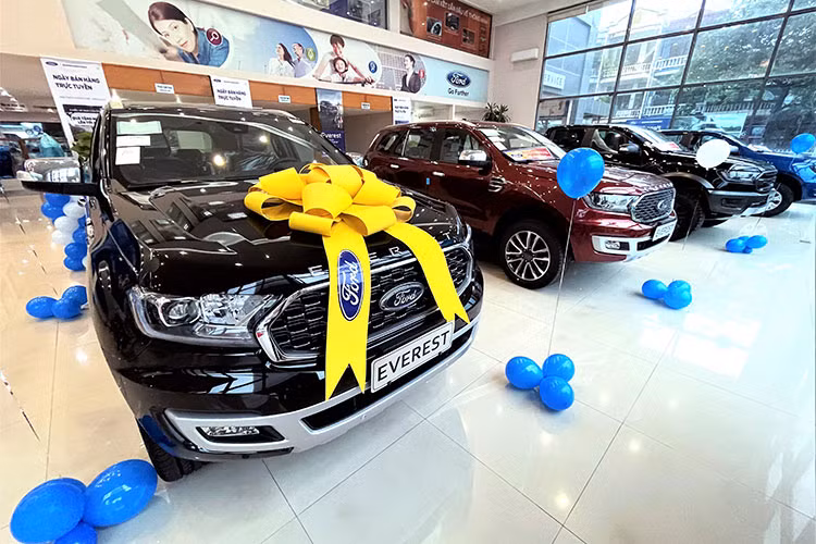 Quang Ninh Ford: Day manh ung dung cong nghe so trong ban hang