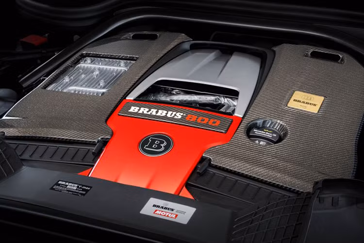 Theo thông tin do Brabus đăng tải, hai bản G63 đặc biệt đều sẽ được trang bị động cơ V8 4.0L, tăng áp turbo kép như nguyên bản nhưng đã được hiệu chỉnh lại, sản sinh công suất 800 ps hay 789 mã lực và mômen xoắn cực đại 1.000 Nm. Nhờ sức mạnh này mà Brabus Black Ops 800 và Shadow 800 có khả năng tăng tốc từ 0 - 100 km/h trong 4,1 giây, vận tốc tối đa bị giới hạn ở mức 240 km/h.