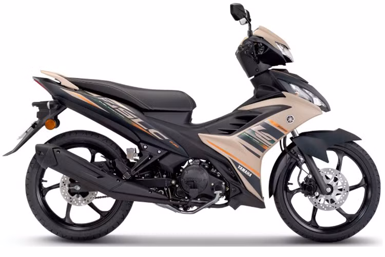 Yamaha 135LC Fi 2025 sở hữu bình xăng dung tích 4,6 lít, chiều cao yên xe đạt 775 mm, và trọng lượng xe là 109 kg. Kích thước của xe bao gồm chiều dài cơ sở 1.255 mm và khoảng sáng gầm xe đạt 135 mm.