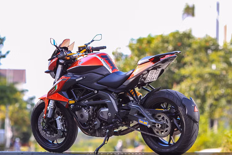 Kích thước tổng thể của BN600i phiên bản bán ra tại Việt Nam so với thế hệ trước có chiều dài tăng lên mức 2.160 mm, so với 2.102 mm trên mẫu cũ. Chiều cao tăng lên 1.180 mm, so với 1.100 trên phiên bản trước. Chiều rộng vẫn giữ mức 800 mm.