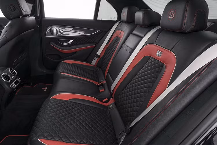 Khách hàng cũng có thể mua lẻ từng món nâng cấp trong gói độ Brabus 700, hoặc đặt hàng hãng độ sẵn một chiếc E63 S AMG theo ý muốn. Ngoài ra, Brabus cũng có thể áp dụng gói độ này cho các phiên bản E63 thấp hơn. Sắp tới, Brabus sẽ mang chiếc E63 S đến trình diện tại triển lãm Geneva Motor Show 2018.