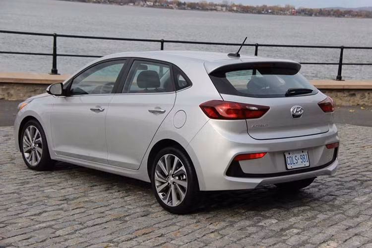 Tại thị trường Mỹ, giá xe Hyundai Accent hatchback bán ra từ 15.195-19.300 USD (tương đương 350,85 đến 445,64 triệu đồng).