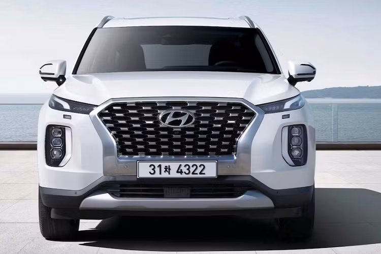 Theo trang tin Newsys của Hàn Quốc, hãng Hyundai hiện đang đàm phán với công đoàn nhà máy để tăng sản lượng của dòng SUV cỡ lớn Palisade lên 20.000 xe/năm. Ngoài việc Palisade bán chạy, hãng Hyundai còn chật vật để đáp ứng nhu cầu của khách hàng do sự ảnh hưởng của cuộc khủng hoảng chip bán dẫn toàn cầu.