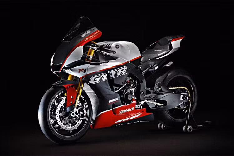 Chỉ được sản xuất 25 chiếc trên toàn thế giới và mức giá xe Yamaha YZF-R1 GYTR Pro 25th Anniversary 2023 được bán ra là 159.000 Euro (tương đương khoảng hơn 4,17 tỷ đồng). 