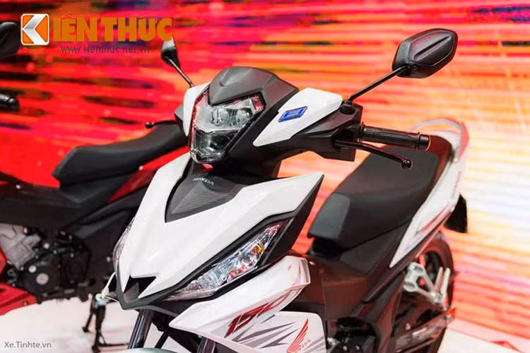 Honda Winner 150 có thiết kế ngoại hình khá đơn giản và mang nhiều nét đặc trưng của "người anh em" Wave RSX. Xe sở hữu những đường gân trải dài từ đầu xe, trải xuống hai yếm và dọc thân xe đem lại cho chiếc xe một ngoại hình khá hầm hố.