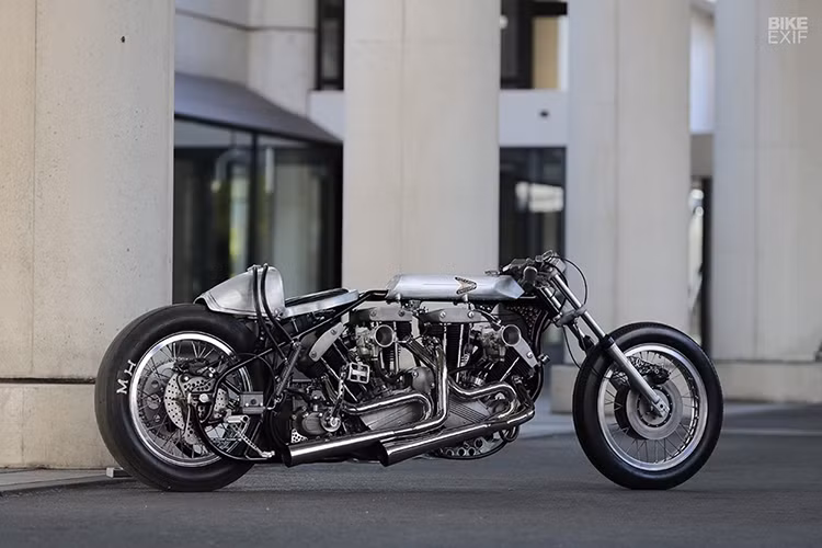 Với nguyên gốc là một chiếc Harley-Davidson đời 1960 sử dụng máy V-twin, xưởng độ xe đã sử dụng tới 2 cỗ máy tương tự nhau trên chiếc xe này và thiết kế thành 2 khối động cơ sử dụng cùng một lúc trên 1 chiếc xe.